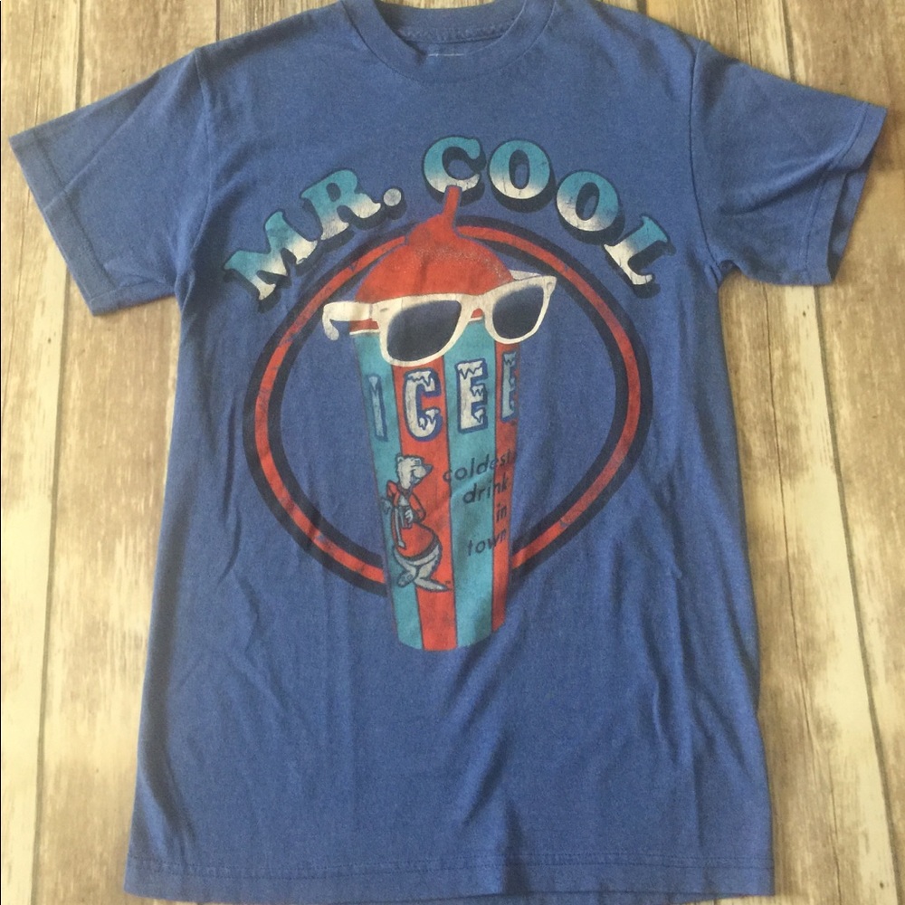Woman’s Icee MR.COOL Tee Size Small